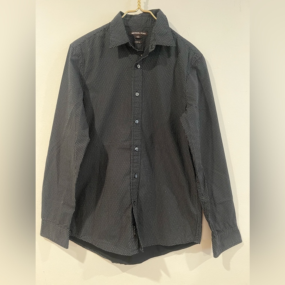 Michael Michael Kors  dot print Long  Sleeve Button Shirt 
Size S CLASSIC FIT